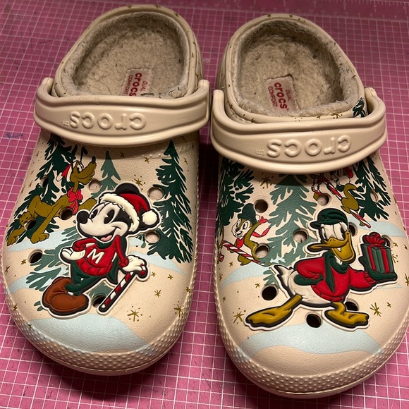 (M5/W7) Mickey Mouse and Friends Holiday Clogs for Adults by Crocs UNISE… - Picture 1 of 8